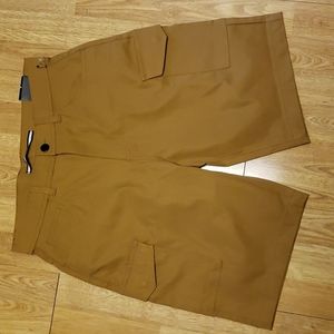 NWT Encrypted caramel Technical cargo shorts size medium